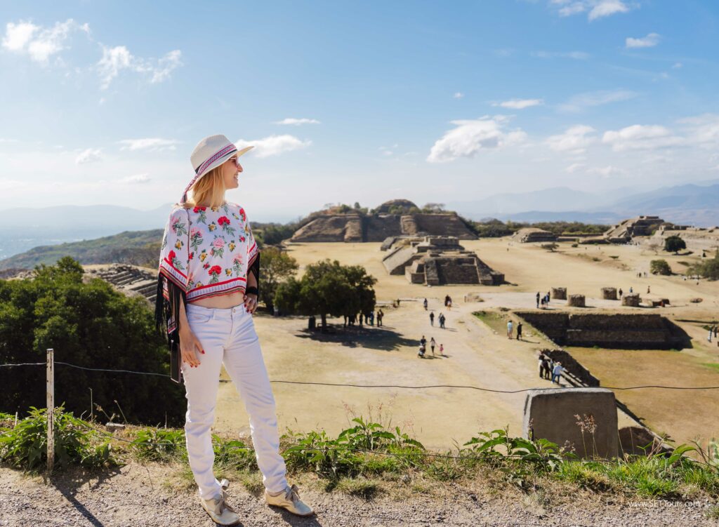 Oaxaca 2024 NYE Emily L-884